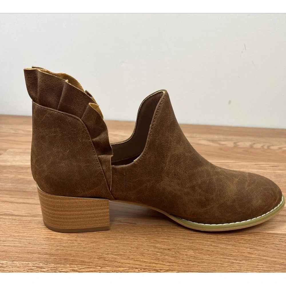 FISACE Womens Ruffled‎ Ankle Boots V Cut Western Booties Brown Size 8 NEW